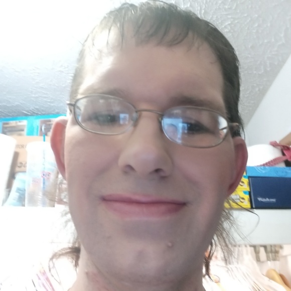 Meet your Posher, Rae - Picture 1 of 1